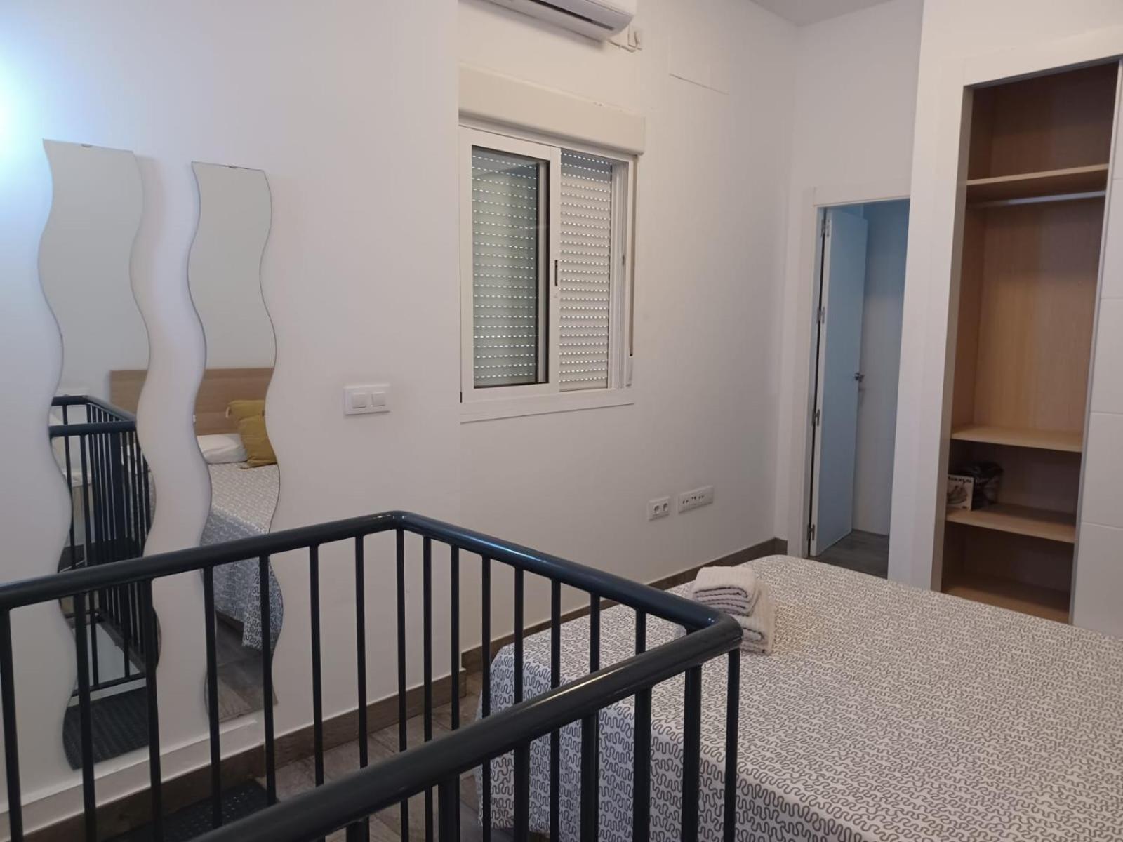Apartamento en el casco antiguo en plena Alameda Sevilla Exterior foto
